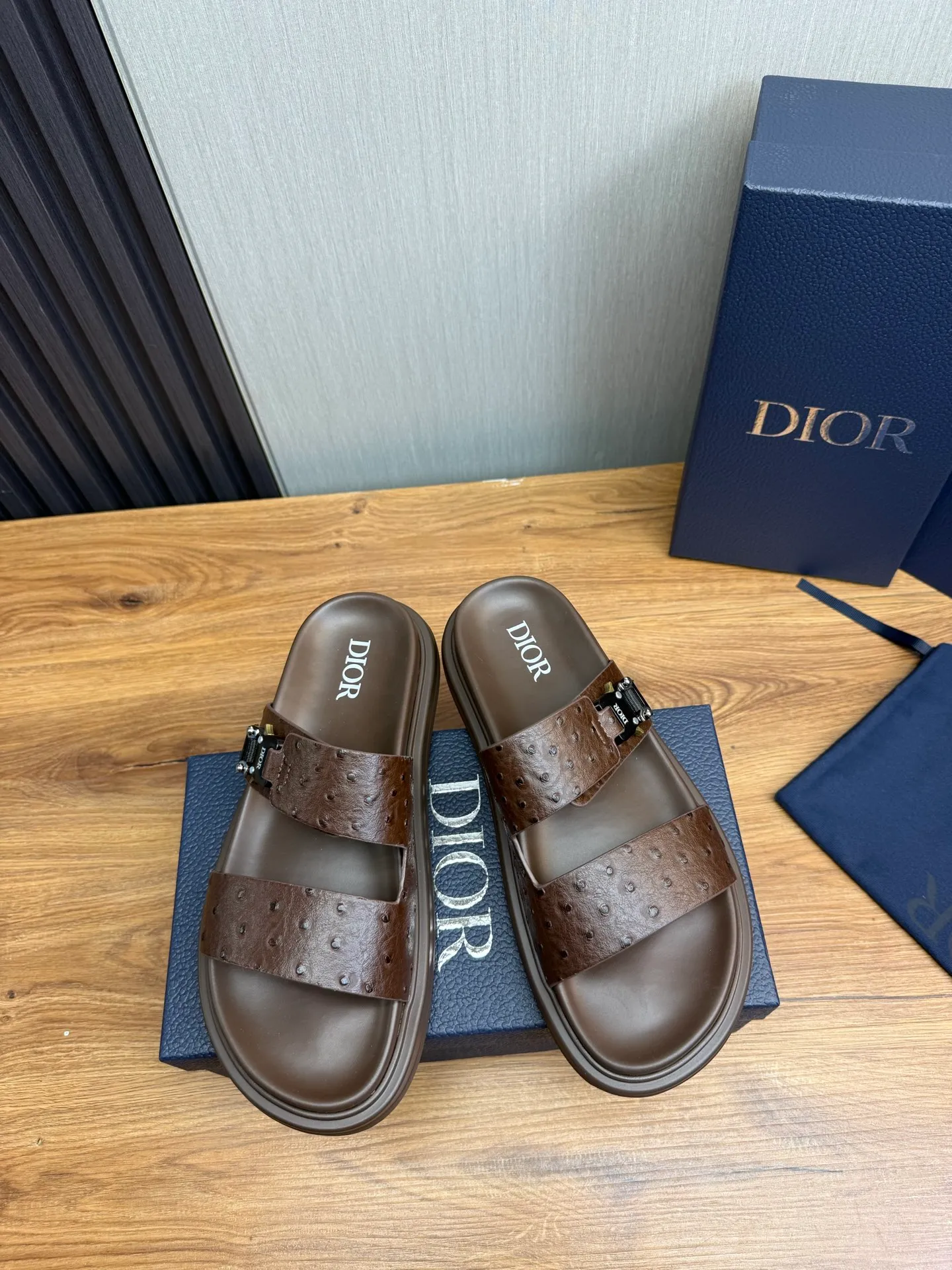 Men's shoes 300💰 Dior. Men's slippers🩴 Official website 1:1 production 38-45 size 45 46 🉑️Customized original material shipped✅